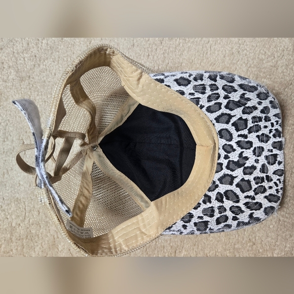 NWOT Leopard Print Ponytail Baseball Cap - Picture 4 of 6